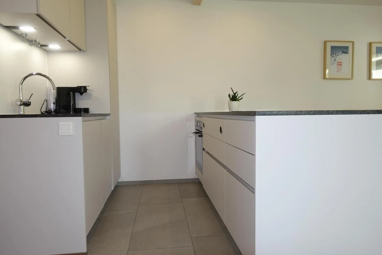 Waldblick - Neubau - Self-Check-In - Kein Verkehr - Am Wald - Parkplaetze Vor Tuer - Apartment Or Double Room Innsbruck