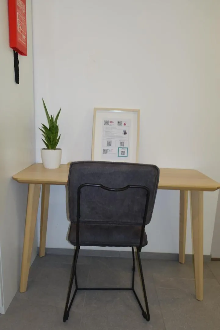 Waldblick - Neubau - Self-Check-In - Kein Verkehr - Am Wald - Parkplaetze Vor Tuer - Apartment Or Double Room Innsbruck